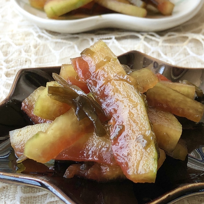 ポリポリ美味しい♡スイカの皮と塩昆布の漬物